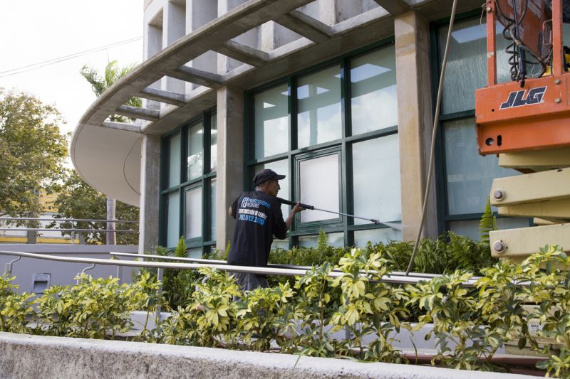 Commercial Power Washing