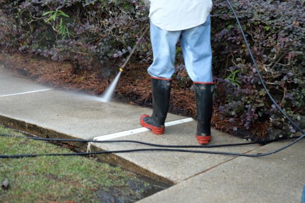 Sidewalk Washing in Clearwater