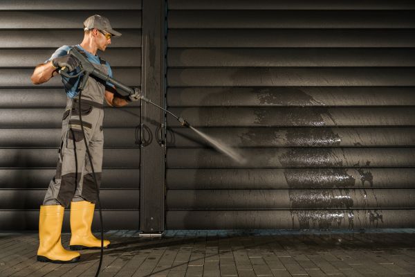 Garage Pressure Washing in Clearwater