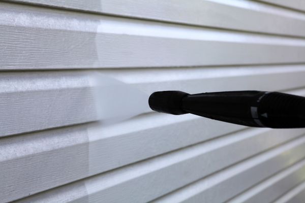 Condo Siding Power Washing in Clearwater