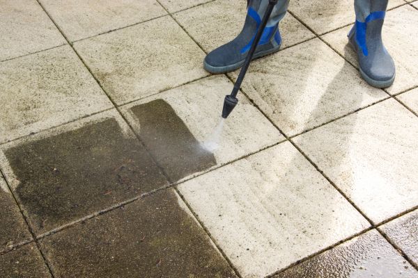 Outdoor Concrete Cleaning in Clearwater